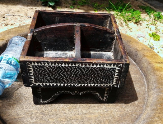 เชี่ยนหมากโบราณ อายุมากกว่า 80ปี ลงรักสีฝุ่นเดิมๆ คราบเก่าตามยุค มีชิ้นเดียวในโลก เป็นของหายาก