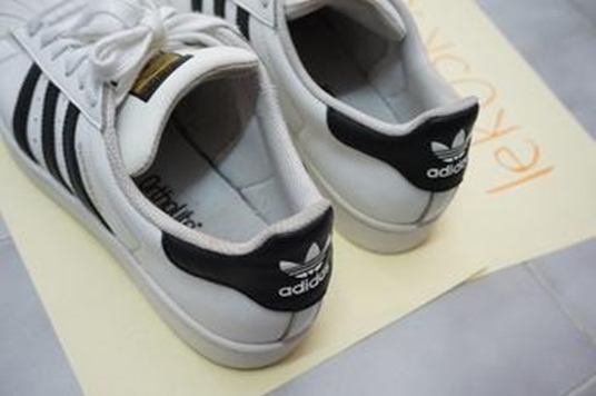 ขายรองเท้าแท้100\% จากUS  adidas stan smith สีเขียว มือหนึ่ง และ adidas superstar มือสอง ไซส์ US6 / UK5.5 / EU38.7 / JP240 (ใครใส่รองเท้าไซส์ 38-38.7 หรือเท้ายาว 24ซม. สามารถใส่ได้)