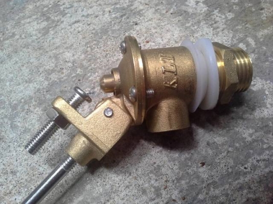 ขายบอลวาล์ว1/2 KLT made in Taiwan.ลูกลอยเป็นสแตนเลส6"