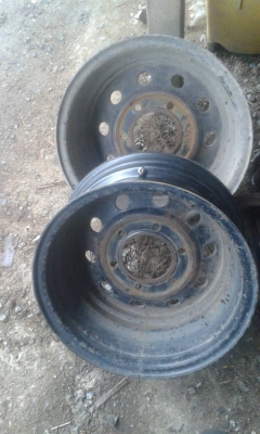 กะทะบรรทุกเพลาเดิม  ดีแมค ขอบ14  6 รู 114 มือสอง 2 อัน ขาย 2500 บาท