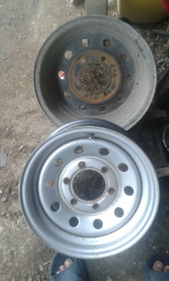 กะทะบรรทุกเพลาเดิม  ดีแมค ขอบ14  6 รู 114 มือสอง 2 อัน ขาย 2500 บาท