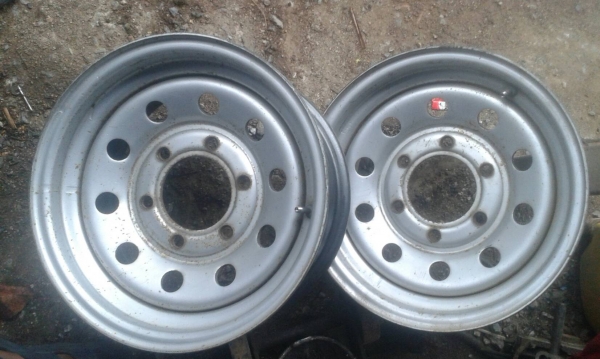 กะทะบรรทุกเพลาเดิม  ดีแมค ขอบ14  6 รู 114 มือสอง 2 อัน ขาย 2500 บาท