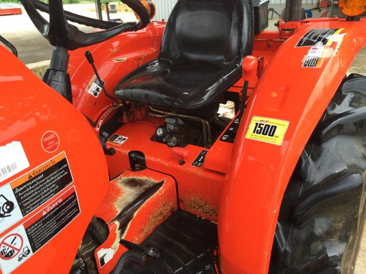 ขายคูโบ้ต้า 36 แรง ปี 56 พร้อมใบมีดดันหนัาตราช้าง เครื่องเกียท้ายดี เพราหน้าใช้งานได้ปกติ