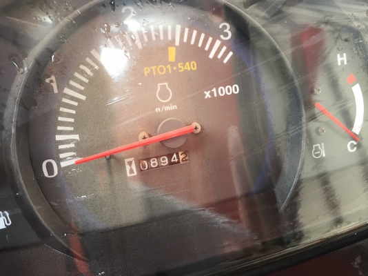 ขายคูโบ้ต้า 36 แรง ปี 56 พร้อมใบมีดดันหนัาตราช้าง เครื่องเกียท้ายดี เพราหน้าใช้งานได้ปกติ