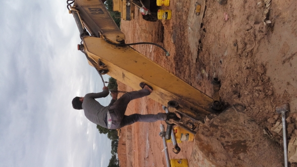 รถขุด แคตฯ รุ่น E200B