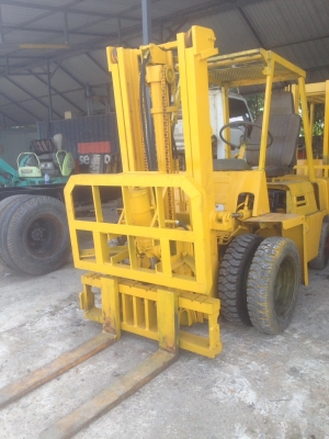 รถ forklift komatsu 7 FD25