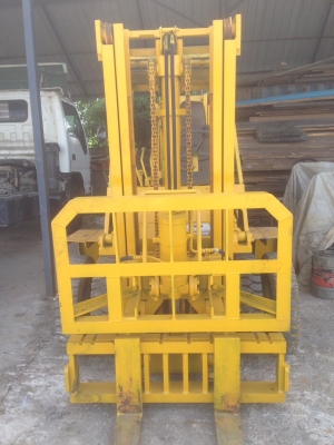รถ forklift komatsu 7 FD25