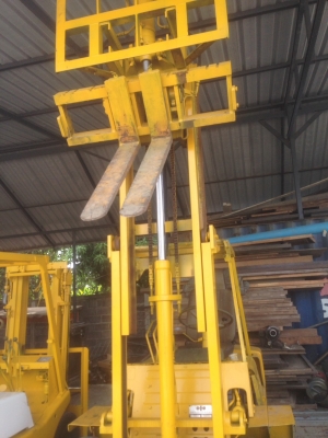 รถ forklift komatsu 7 FD25