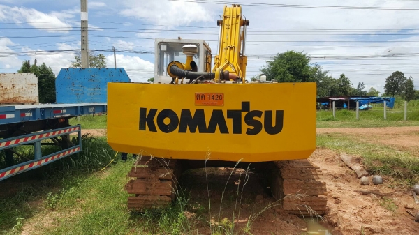 ขาย แบคโฮ KOMATSU PC200-3 เอกสารเล่มทะเบียน ช่วงล่างดี พร้อมใช้งาน