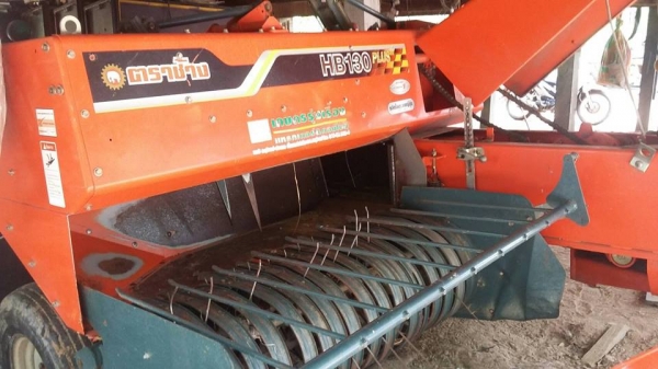 ขายเครื่องอัดฟาง KUBOTA ตราช้าง ปี58 สภาพดีมาก เอกสารใบอินวอย ราคา255,000 สนใจโทร 090-8588220คุณนะ 093-3258446คุณบิว หรือเข้าดูสินค้าอื่นๆได้ที่ www.narong2truck.com หรือ www.truck.in.th/498 หรือเพจFacebook ณรงค์ ซื้อขายรถมือสอง (เว็บไซต์ส่วนตัว) หรือFace