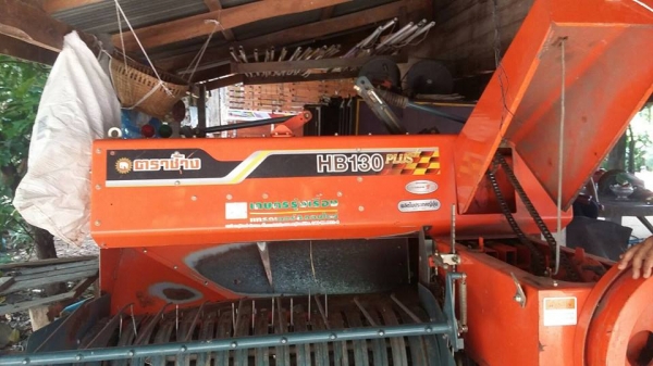 ขายเครื่องอัดฟาง KUBOTA ตราช้าง ปี58 สภาพดีมาก เอกสารใบอินวอย ราคา255,000 สนใจโทร 090-8588220คุณนะ 093-3258446คุณบิว หรือเข้าดูสินค้าอื่นๆได้ที่ www.narong2truck.com หรือ www.truck.in.th/498 หรือเพจFacebook ณรงค์ ซื้อขายรถมือสอง (เว็บไซต์ส่วนตัว) หรือFace