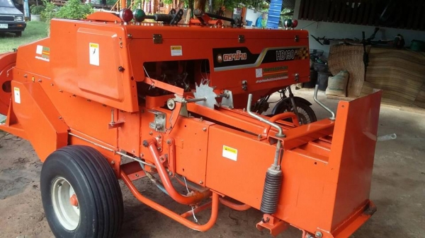 ขายเครื่องอัดฟาง KUBOTA ตราช้าง ปี58 สภาพดีมาก เอกสารใบอินวอย ราคา255,000 สนใจโทร 090-8588220คุณนะ 093-3258446คุณบิว หรือเข้าดูสินค้าอื่นๆได้ที่ www.narong2truck.com หรือ www.truck.in.th/498 หรือเพจFacebook ณรงค์ ซื้อขายรถมือสอง (เว็บไซต์ส่วนตัว) หรือFace