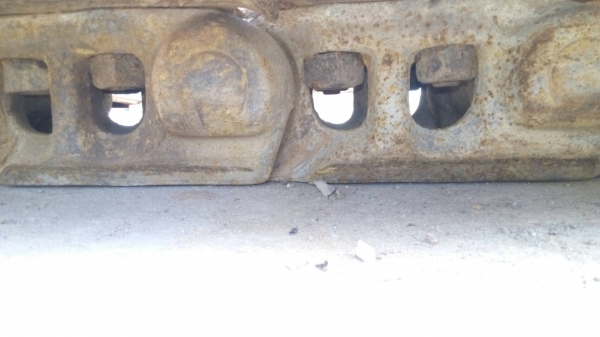 ขายโซ่พร้อมแผ่น รถแทรกเตอร์ D-5 ตีนไก่ แผ่นยาว 50 ซม.   สภาพสวย ตามสภาพนี้เลยครับ ขายไม่แพง