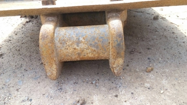 ขายโซ่พร้อมแผ่น รถแทรกเตอร์ D-5 ตีนไก่ แผ่นยาว 50 ซม.   สภาพสวย ตามสภาพนี้เลยครับ ขายไม่แพง