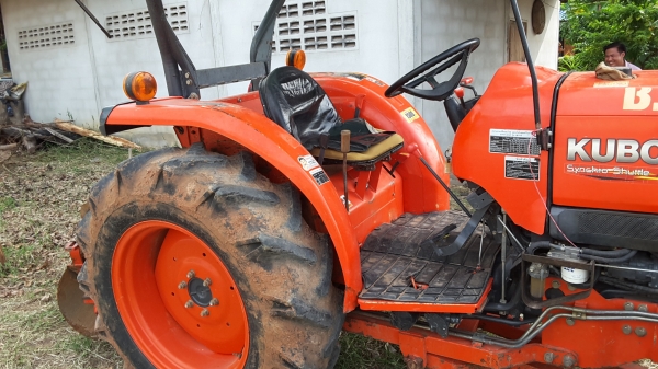 ขายรถไถ KUBOTA 47  แรง รถปี 54