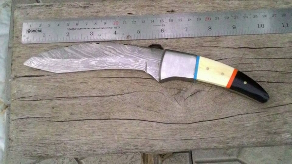 ขายมีด ดามัสกัสใหม่แท้ๆถูกๆของสะสมนำเข้าไม่มีซ้ำกันสักเล่มมีอย่างละเล่มในโลก