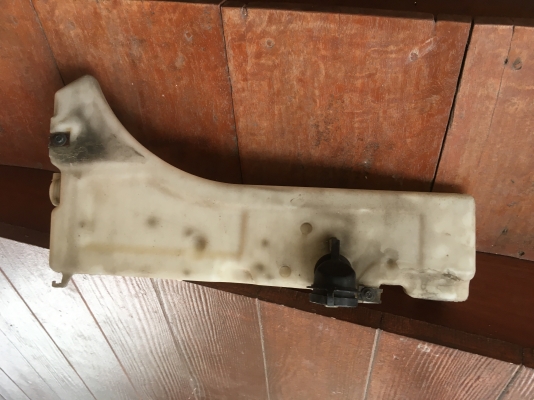 ขายกระป๋องฉีดน้ำฝน