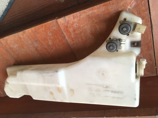 ขายกระป๋องฉีดน้ำฝน