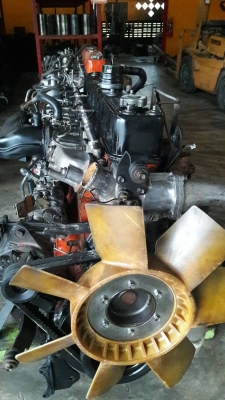 เครื่องยนต์อีซูสุ6SD1#240แรงม้านางฟ้าสวยมากครับ มีเลขเครื่องพร้อมอุปกรณ์ครบสมบูรณ์