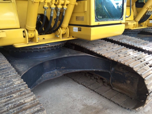 KOMATSU PC200-8MO