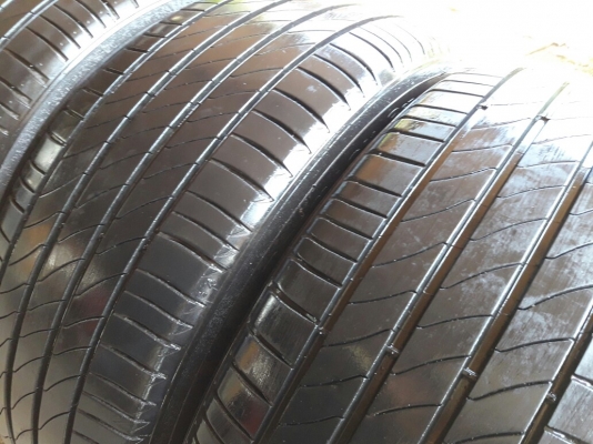 ยางMICHELIN รุ่น PRIMACY.3ST 205 55R16 ลงพื้นปลายปี2015 ภาพสวยมากๆ ดอกเยอะมากๆคุ้มสุดๆไม่แพงใช้อีกนาน