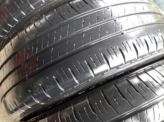 ยางDUNLOP 185 65R15 ปี2015 สภาพสวยมากๆ ดอกเยอะมากๆถูกมากๆใช้อีกนาน