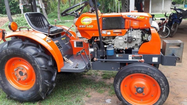 ขายรถไถนั่งขับ KUBOTA RT140 อุปกรณ์ ผานหลัง สภาพสวยพร้อมใช้งาน ราคา90,000 สนใจโทร 090-8588220คุณนะ 093-3258446คุณบิว หรือเข้าดูสินค้าอื่นๆได้ที่ www.narong2truck.com หรือ www.truck.in.th/498 หรือเพจFacebook ณรงค์ ซื้อขายรถมือสอง (เว็บไซต์ส่วนตัว) หรือFace