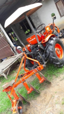 ขายรถไถนั่งขับ KUBOTA RT140 อุปกรณ์ ผานหลัง สภาพสวยพร้อมใช้งาน ราคา90,000 สนใจโทร 090-8588220คุณนะ 093-3258446คุณบิว หรือเข้าดูสินค้าอื่นๆได้ที่ www.narong2truck.com หรือ www.truck.in.th/498 หรือเพจFacebook ณรงค์ ซื้อขายรถมือสอง (เว็บไซต์ส่วนตัว) หรือFace