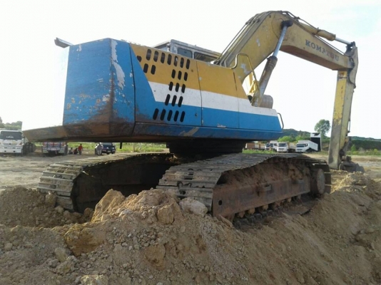 ขายรถแบคโค KOMATSU PC200-5 เครื่องดี ปั้มแห้ง ช่วงล่างดี เอวแน่น ทำงานเร็ว เอกสารเล่มทะเบียนพร้อมโอน ราคา520,000 สนใจโทร 090-8588220คุณนะ 093-3258446คุณบิว หรือเข้าดูสินค้าอื่นๆได้ที่ www.narong2truck.com หรือ www.truck.in.th/498 หรือเพจFacebook ณรงค์ ซื้