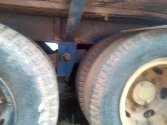 เทเลอร์ลากอ้อย หรือบรรทุกรถแม็คโคร