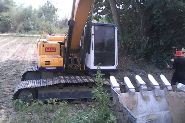 ขายดาวน์320,000 KOMATSU PC200-6 สภาพสวยพร้อมใช้งาน ส่งงวดเดือนละ16,700 เหลืออีก40งวด สนใจโทร 090-8588220คุณนะ 093-3258446คุณบิว หรือเข้าดูสินค้าอื่นๆได้ที่ www.narong2truck.com หรือ www.truck.in.th/498 หรือเพจFacebook ณรงค์ ซื้อขายรถมือสอง (เว็บไซต์ส่วนตั