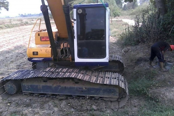 ขายดาวน์320,000 KOMATSU PC200-6 สภาพสวยพร้อมใช้งาน ส่งงวดเดือนละ16,700 เหลืออีก40งวด สนใจโทร 090-8588220คุณนะ 093-3258446คุณบิว หรือเข้าดูสินค้าอื่นๆได้ที่ www.narong2truck.com หรือ www.truck.in.th/498 หรือเพจFacebook ณรงค์ ซื้อขายรถมือสอง (เว็บไซต์ส่วนตั