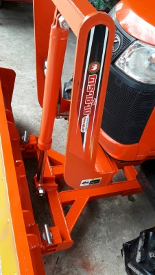 KUBOTA  L 4708 SP (4WD)  2 เพลา   สภาพใหม่สวยๆ   ชั่วโมงใช้   งานน้อย  สีเดิมทั้งคัน  พร้อมชุดใบมีดดันหน้า  โรตารี