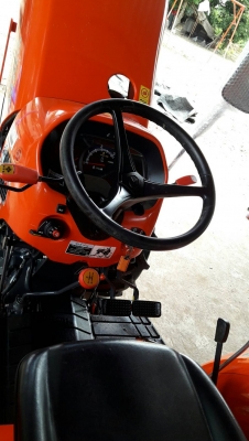 KUBOTA  L 4708 SP (4WD)  2 เพลา   สภาพใหม่สวยๆ   ชั่วโมงใช้   งานน้อย  สีเดิมทั้งคัน  พร้อมชุดใบมีดดันหน้า  โรตารี