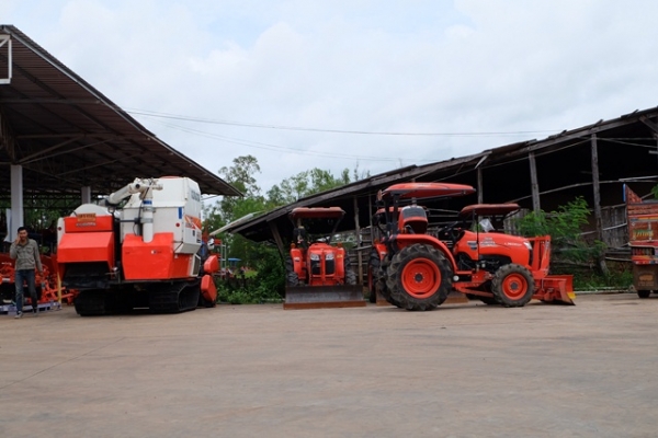 มาแล้วจร้า รถแทรกเตอร์มือสองสวยๆ เข้ามาแล้ว 20 กว่าคัน ดาวน์เริ่มต้นที่ 10,000 บาท ราคาเริ่มต้นที่ 330,000 - 450,000 บาท จร้า โทร 089-0111624