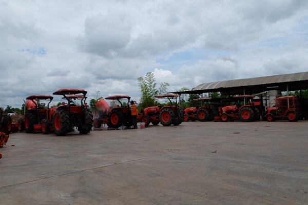 มาแล้วจร้า รถแทรกเตอร์มือสองสวยๆ เข้ามาแล้ว 20 กว่าคัน ดาวน์เริ่มต้นที่ 10,000 บาท ราคาเริ่มต้นที่ 330,000 - 450,000 บาท จร้า โทร 089-0111624