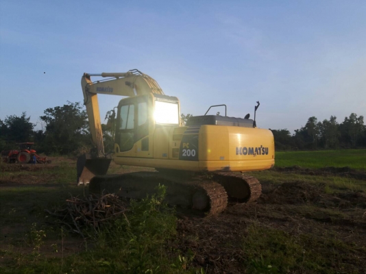 ขายรถขุด Komatsu PC-200
