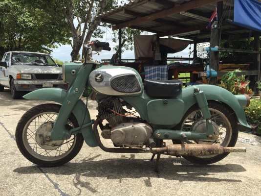 ขาย c72 สภาพตามรูป เครื่องกดลง มีแรงอัด สำหรับนักปั้น ขายถูกๆ 42000 ติดต่อ 0889419663