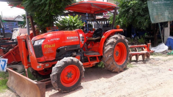 ขายรถไถ KUBOTA L4708 อุปกรณ์ใบดัน ผาน6เฟืองดีไม่หอน พร้อมทำงาน