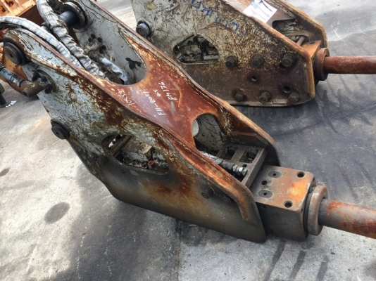 หัวกระแทก Furukawa F11 ใส่รถขนาด PC100 - PC130 เช็คญี่ปุ่น พร้อมใช้งาน