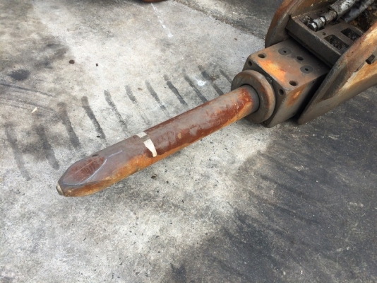 หัวกระแทก Furukawa F11 ใส่รถขนาด PC100 - PC130 เช็คญี่ปุ่น พร้อมใช้งาน