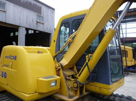 KOMATSU PC 60 -7 KOMATSU PC 60 -7