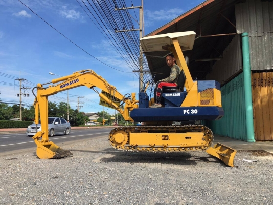 ขายครับ เเม็คโค KOMATSU PC30