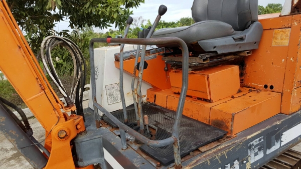 ขายด่วนรถแบคโฮKUBOTAคูโบต้าKH60เทียบเท่าPC30เครื่องดีปั่มแรงรถนอกเพิ่งนำเข้ามาใหม่ยังไม่เคยใช้งานในเมืองไทยเลย