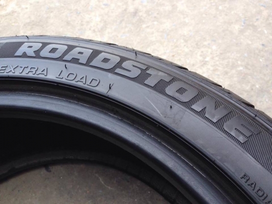 ยาง ROADSTONE 205-45-17 ปี 14 2 เส้น 1800 สภาพสวยๆไม่มีปะไม่บวมไม่กินข้าง ดอกยางเหลือเยอะเอาไปวิ่งกันใด้อีกยาวค่ะ