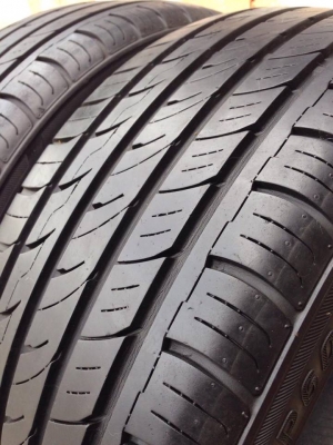 ยาง Rapid 205-45-17 ปี 15 2 เส้น 2000 สภาพสวยๆไม่บวมไม่กินข้าง ดอกยางเหลือเยอะเอาไปวิ่งกันใด้อีกยาวค่ะ