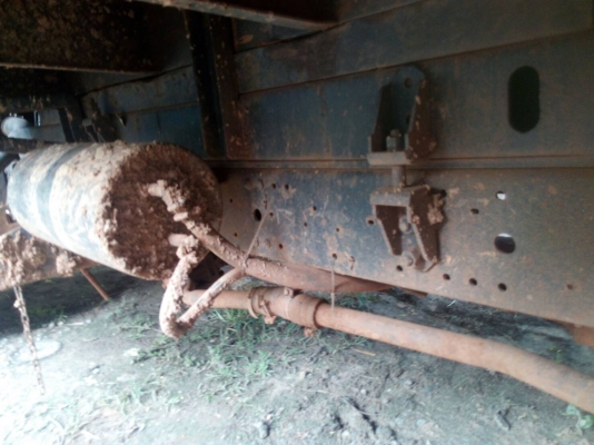 ขายISUZU NPR 135 แรงดั้ม เอฟหน้าหลัง ราคา 400,000บ. สนใจติดต่อ 0835601591 หรือ 0903494058