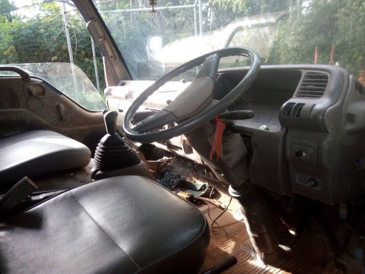 ขายISUZU NPR 135 แรงดั้ม เอฟหน้าหลัง ราคา 400,000บ. สนใจติดต่อ 0835601591 หรือ 0903494058