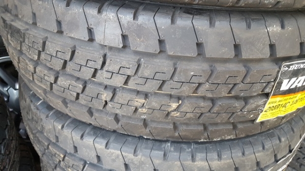 ขายยางใหม่ปีเก่า 205R14 ปี 14 DUNLOP VANTREK V1 1/1500 บ ขายยางใหม่ปีเก่า 205R14 ปี 14 DUNLOP VANTREK V1 1/1500 บ