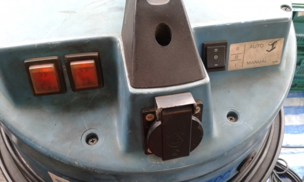 เครืองดูดฝุ่นอิตาลีตัวใหญ่